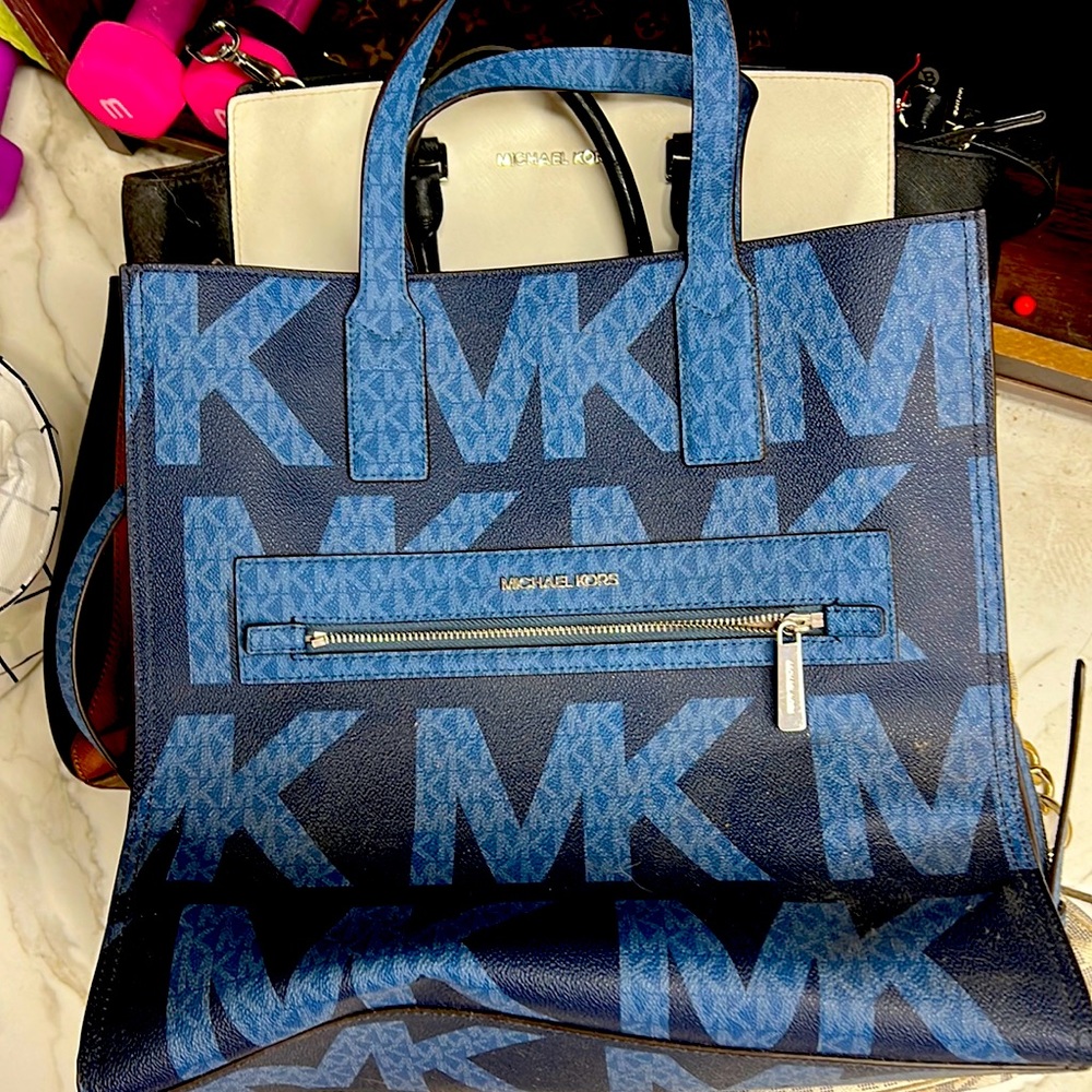 Michael Kors handbag original no questions asked need to sell fast